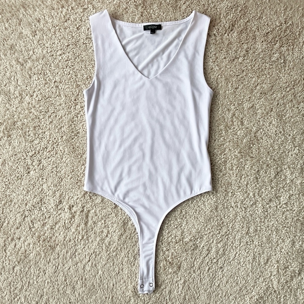 Eclipse | White Sleeveless V-Neck Bodysuit